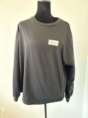 YOZY Aannick Fashion Design Black Crewneck Sweatshirt Size S